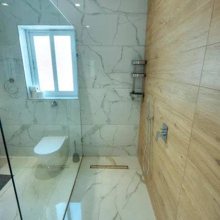 Apartman Elegant 2 Bedrooms, Large Sun Terrace, Pool Gcat1-1 *