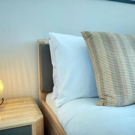 Apartman Elegant 2 Bedrooms, Large Sun Terrace, Pool Gcat1-1 *
