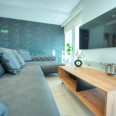 Elegant 2 Bedrooms, Large Sun Terrace, Pool Gcat1-1 *
