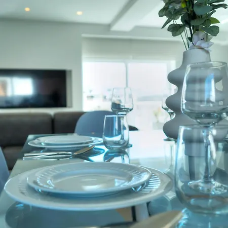Elegant 2 Bedrooms, Large Sun Terrace, Pool Gcat1-1 Апартаменты