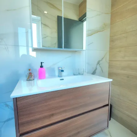 Elegant 2 Bedrooms, Large Sun Terrace, Pool Gcat1-1 *